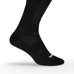 KIPRUN Calcetines Running Largos Lana Merina Negro -tienda de material de boxeo calcetines running largos lana merina negro 2